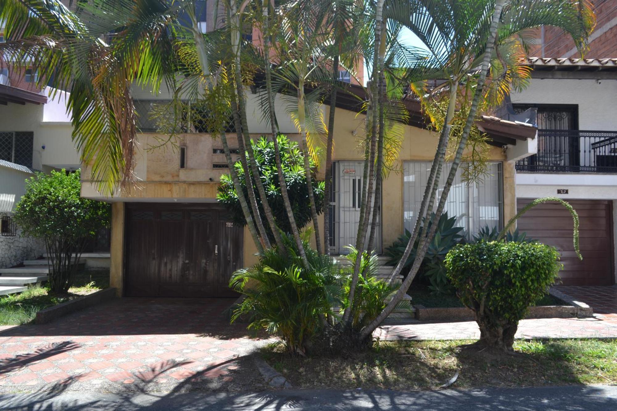 Homestay The Flora House - Espacio Seguro, Amplio Y Acogedor Medellin