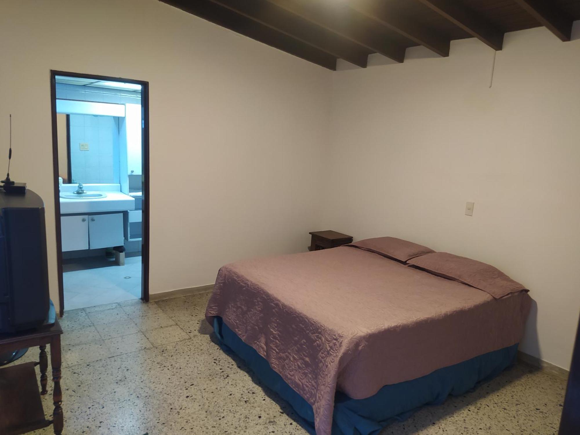 The Flora House - Espacio Seguro, Amplio Y Acogedor Homestay